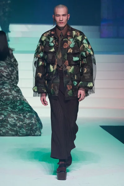 Look 84